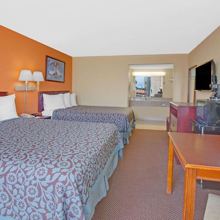 Days Inn By Wyndham Okemah Exterior photo